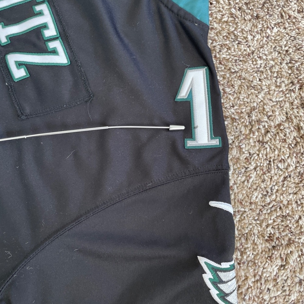 Nike Philadelphia Eagles Carson Wentz 11 NFL 100 Black Jersey Mens XL Stitched - Picture 16 of 16